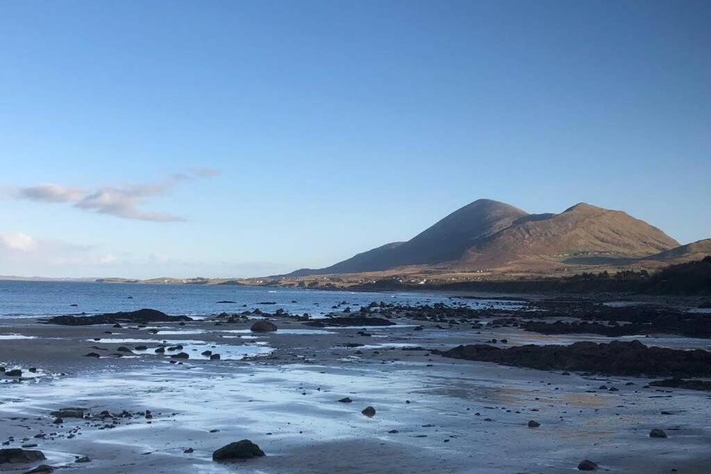 An Nead Beag Only 2 Miles From Louisburgh Villa Exterior foto